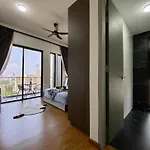 Beacon Executive Suite By Staycation Homestay
